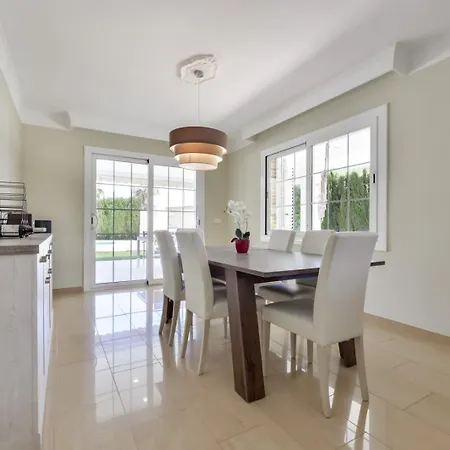 فيلة Guzman - Senieta