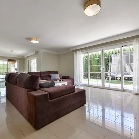 Guzman - Senieta فيلة كاليبي