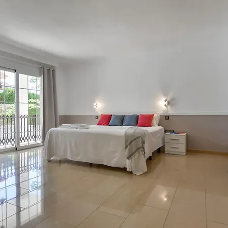 فيلة Guzman - Senieta