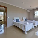 Guzman - Senieta Villa
