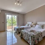 Guzman - Senieta Villa