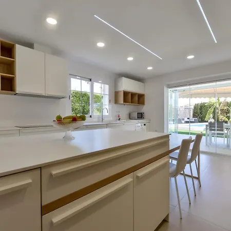 Guzman - Senieta Villa *