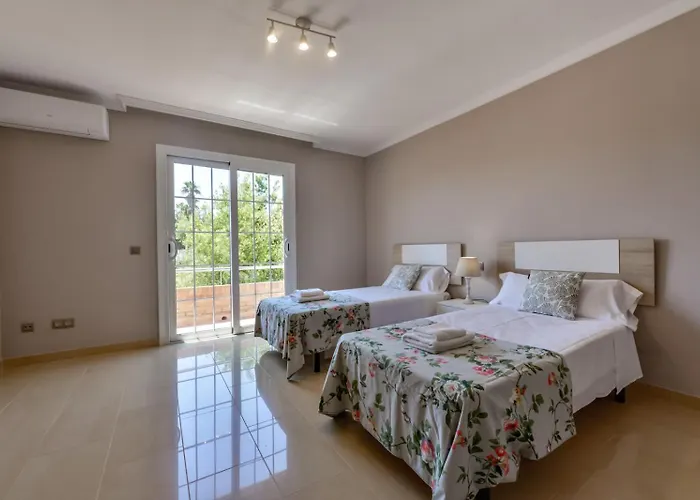 Guzman - Senieta Villa