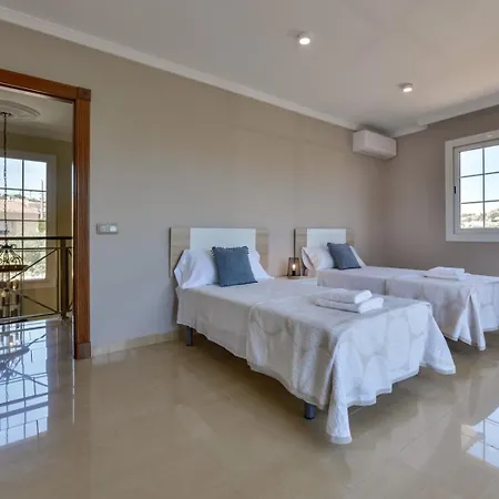 Guzman - Senieta Villa